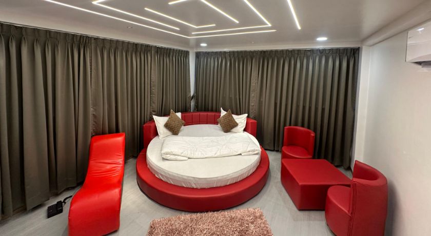 Aundh Elite Stay in Pune