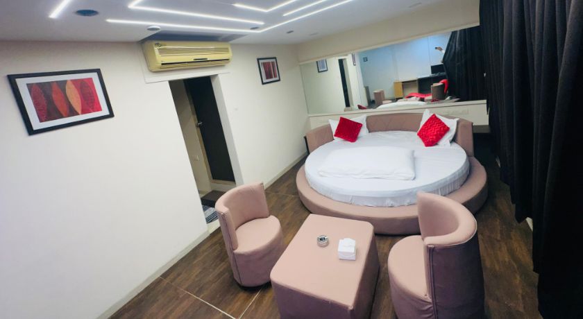 Aundh Elite Stay in Pune