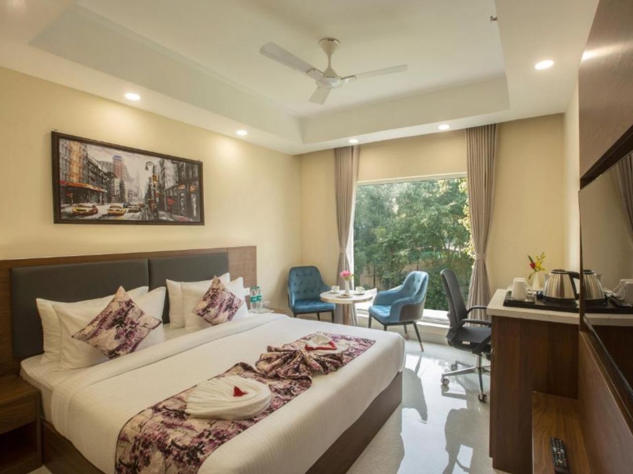 Hotel Luxe Opera NH8 in Delhi