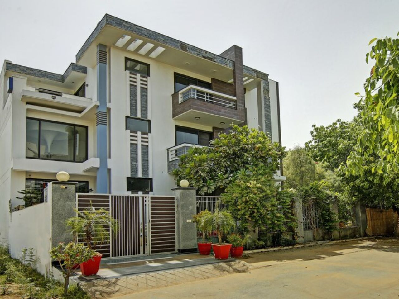 Hotel Blue Moon Residency Near Huda Metro Station in Gurgaon