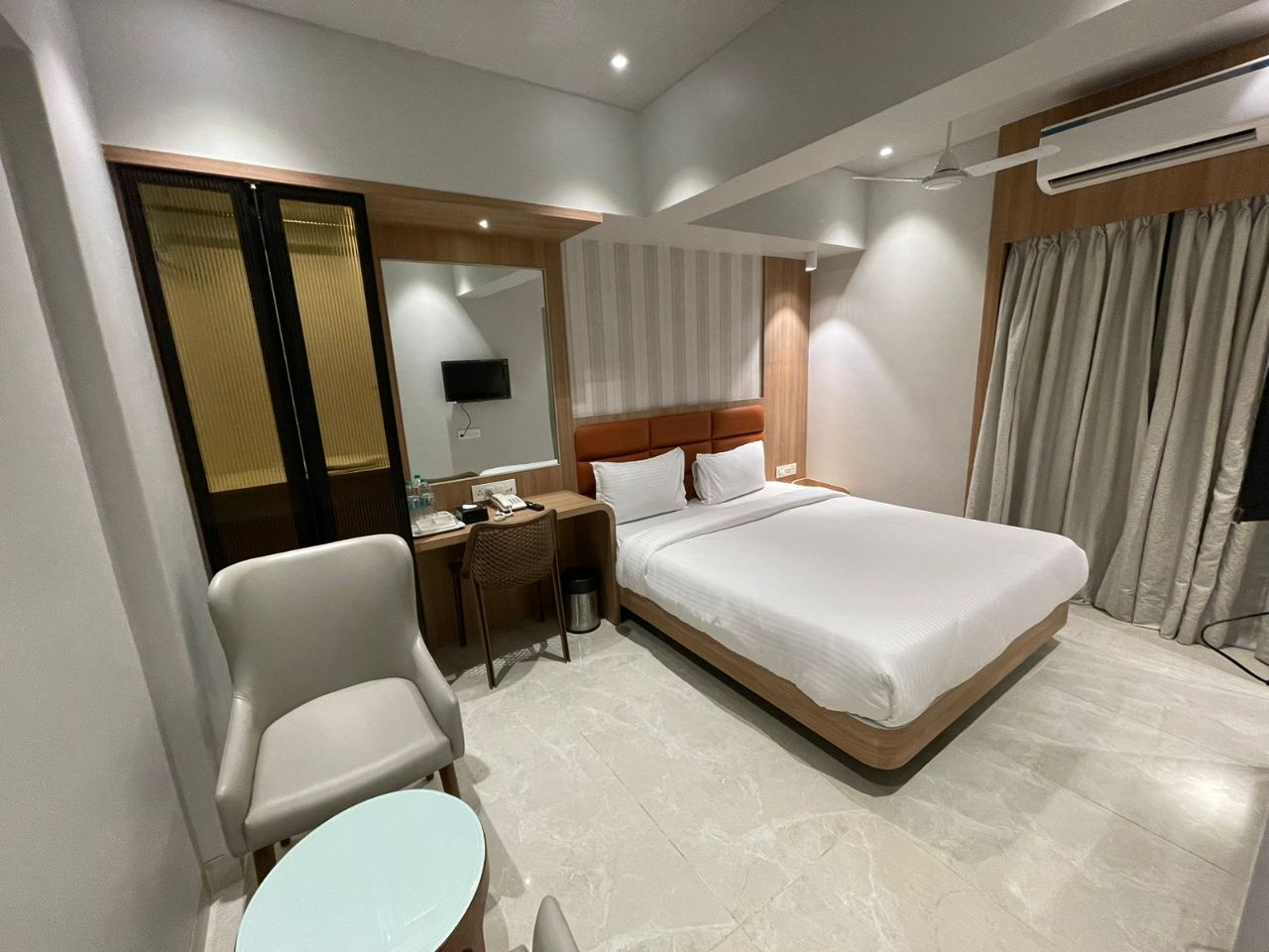 Hotel The West Coast in Vasai