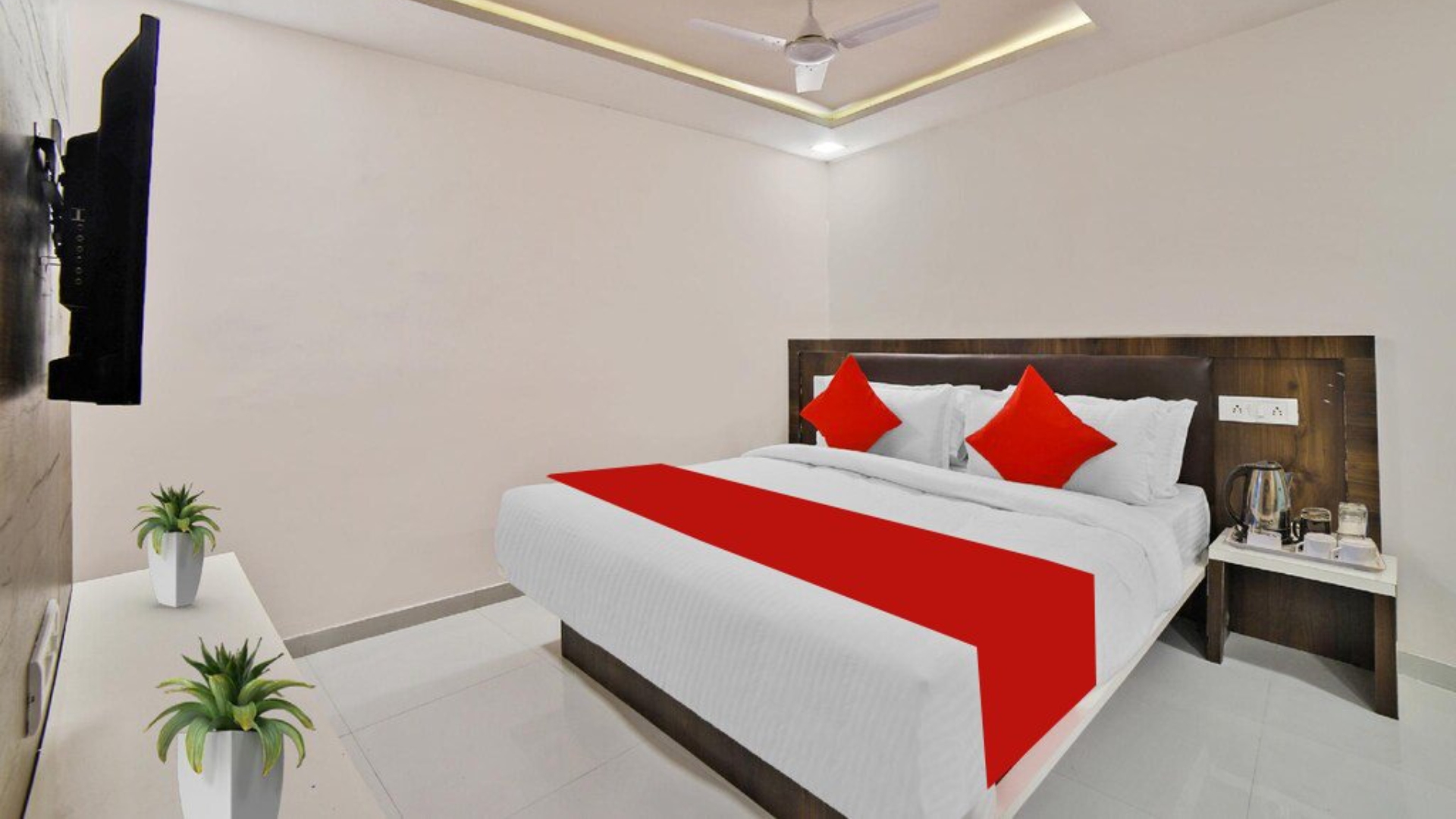 Hotel Maan Palace in Ahmedabad