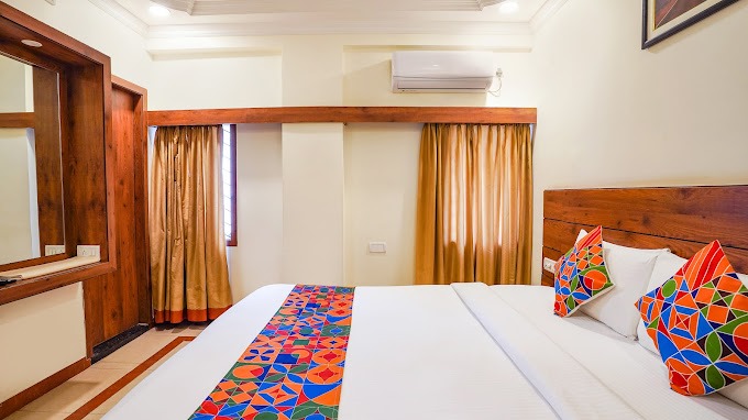 Hotel Savi Inn in Bangalore