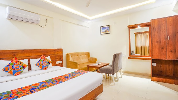 Hotel Savi Inn in Bangalore