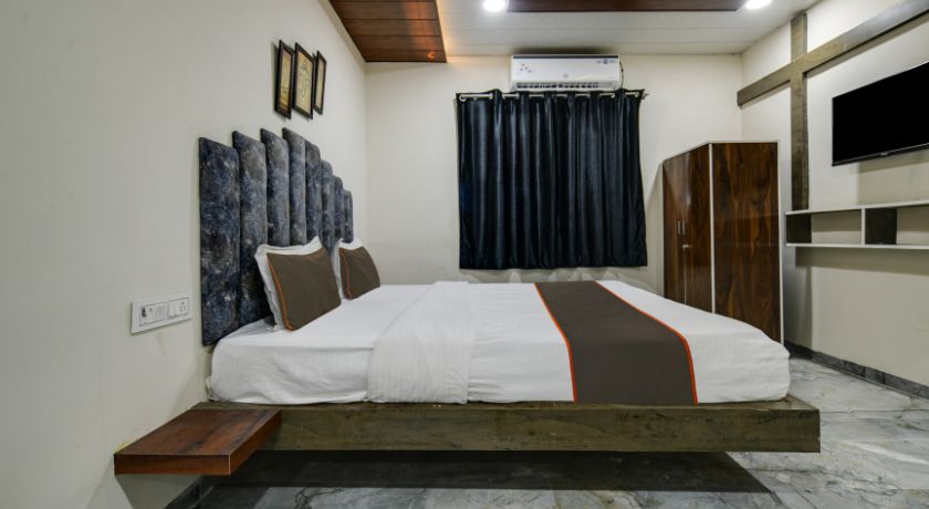 Hotel Dr Greens in Dewas