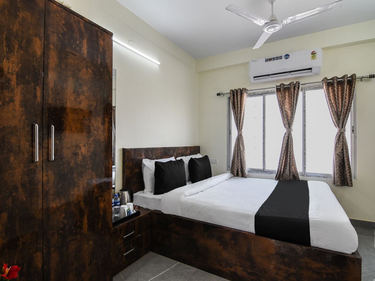 Hotel Atindra in Kolkata