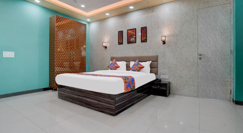 Sky Hotel in Manesar