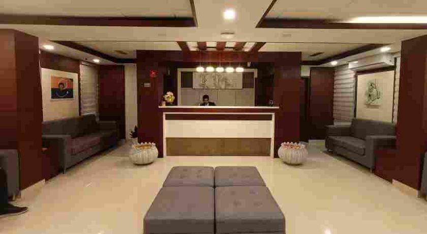 Hotel Monsoon Palace in Guwahati