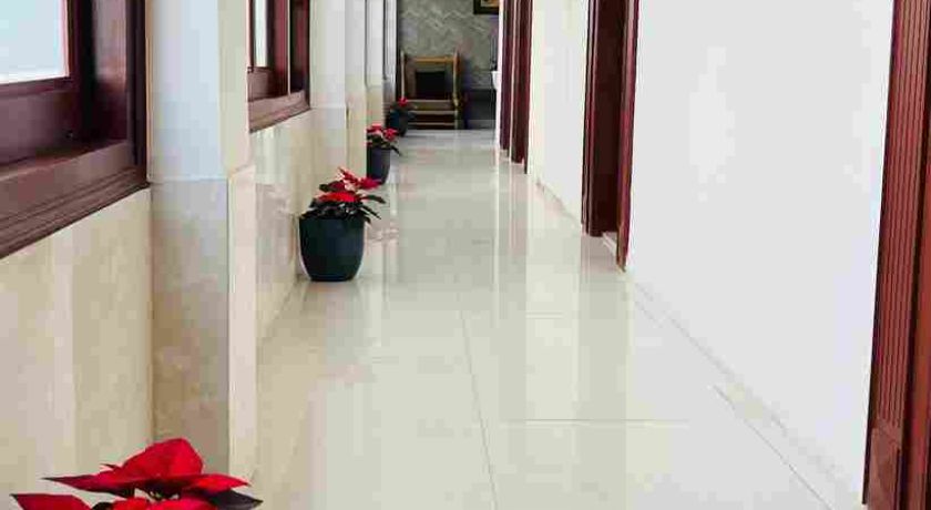 Hotel Monsoon Palace in Guwahati