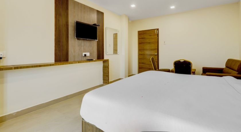 Hotel Savithas Grand in Vijayawada