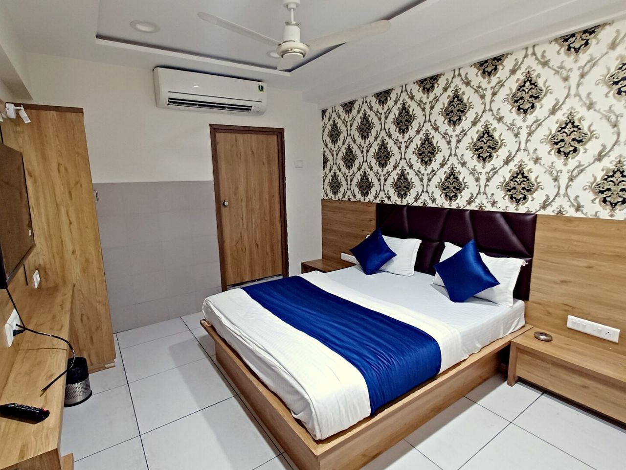 Hotel New Lake View in Ahmedabad