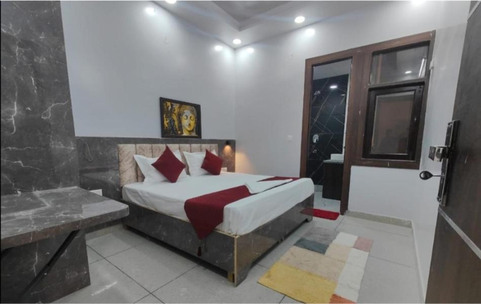 Shivalik Hotel and Banquet in Noida