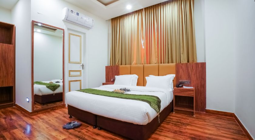 EVORA - Banquet and Hotel in Delhi