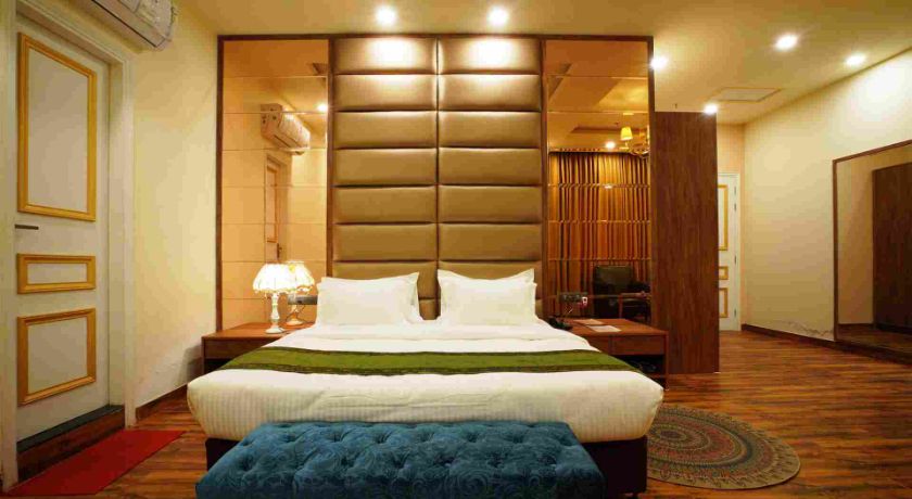 EVORA - Banquet and Hotel in Delhi