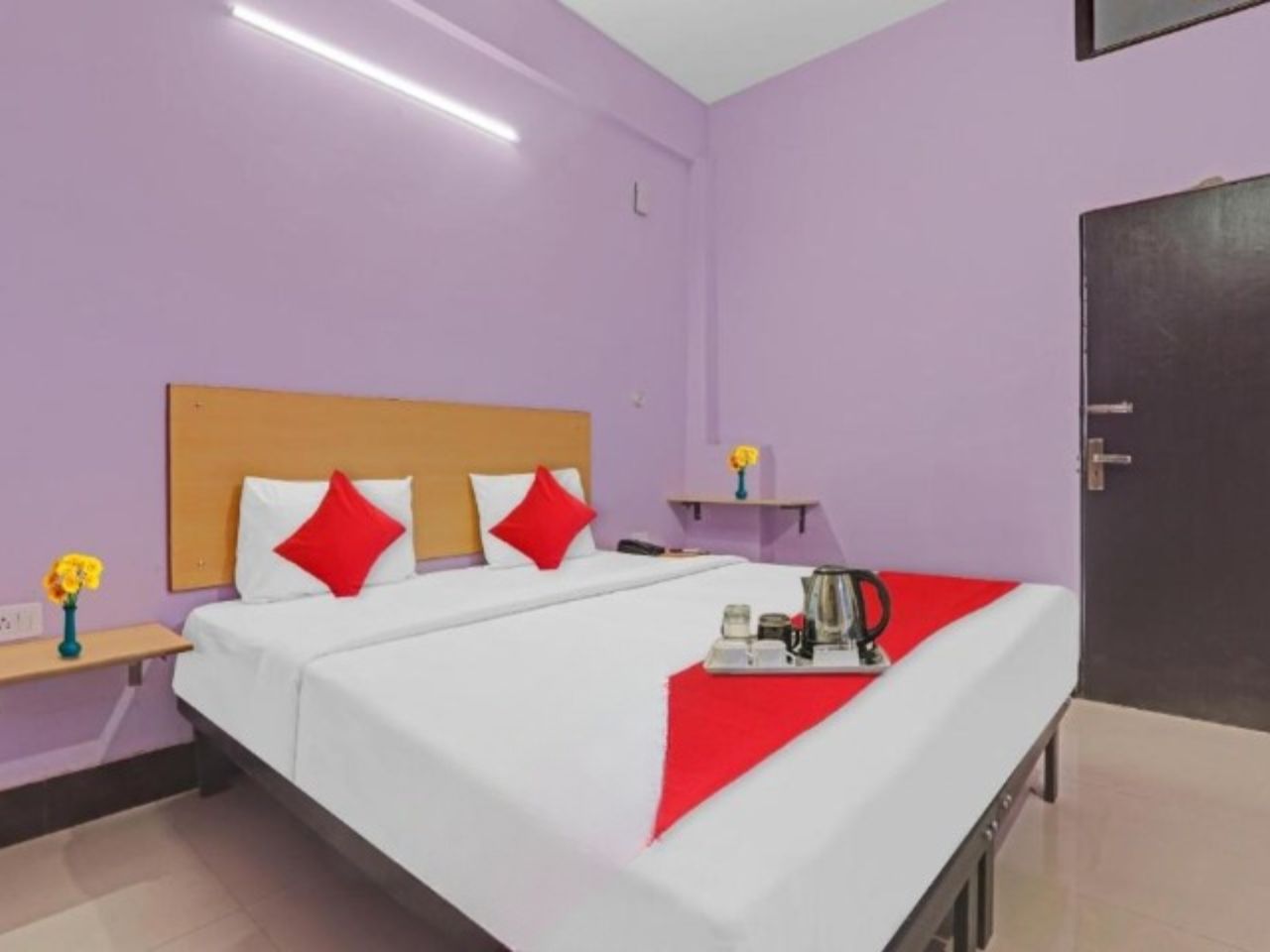 Hotel Sarovar Inn in Lucknow