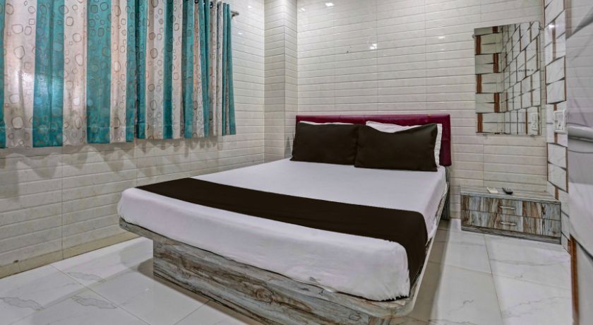 Taj Lodging and Boarding in Mumbai