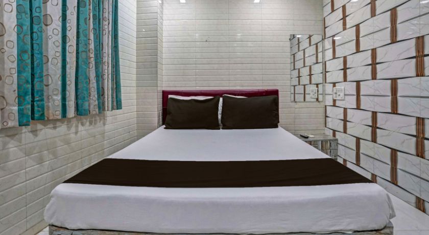 Taj Lodging and Boarding in Mumbai