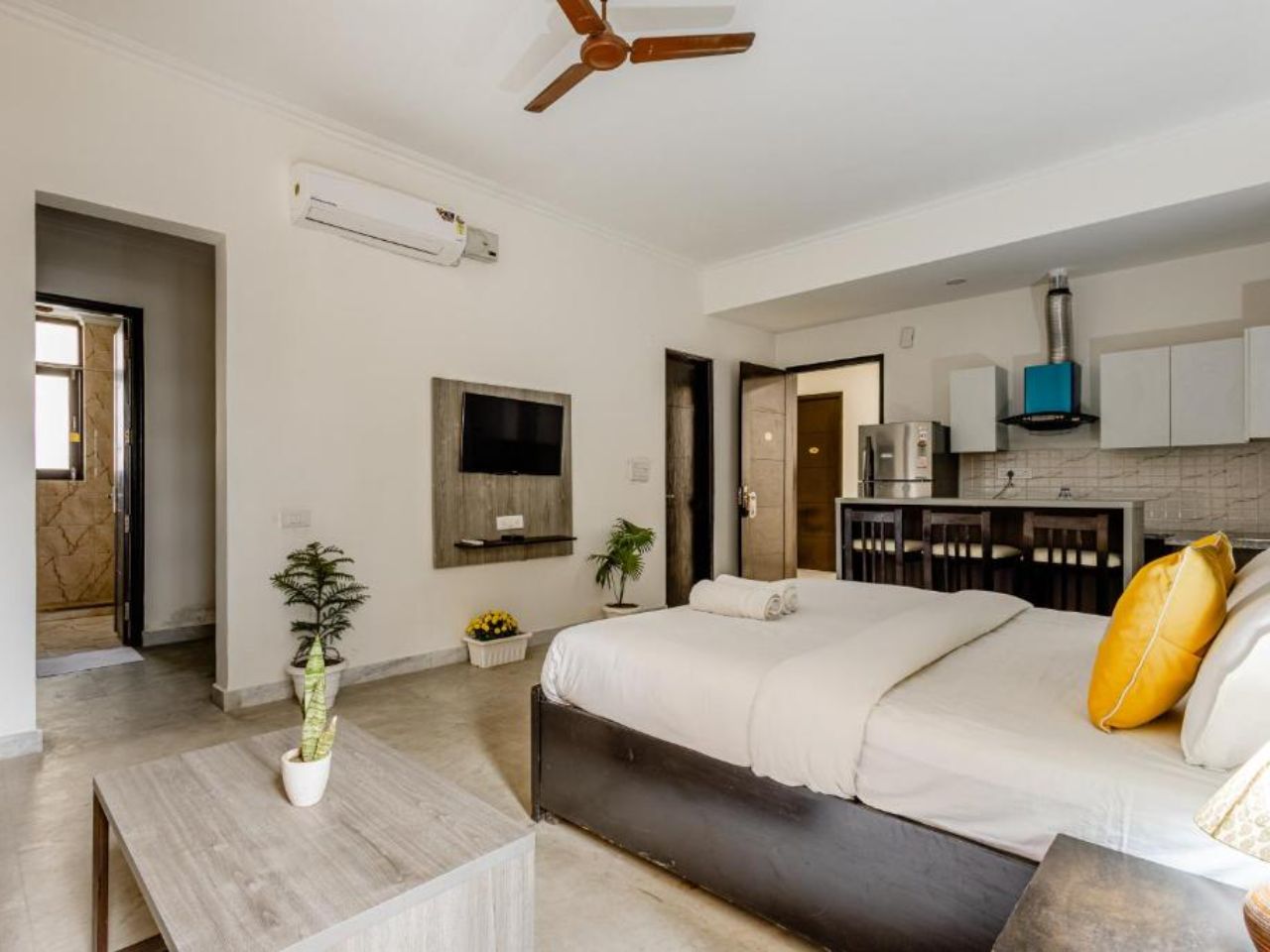 Lime Tree Hotel Golf Course Road in Gurgaon