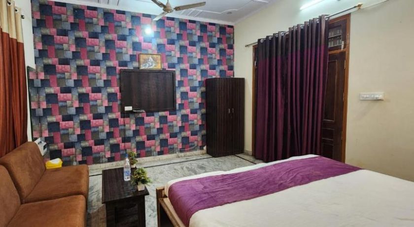 Hotel Prisha Stay in Lucknow