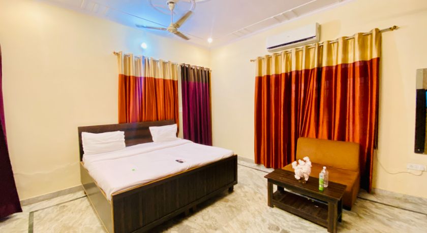 Hotel Prisha Stay in Lucknow