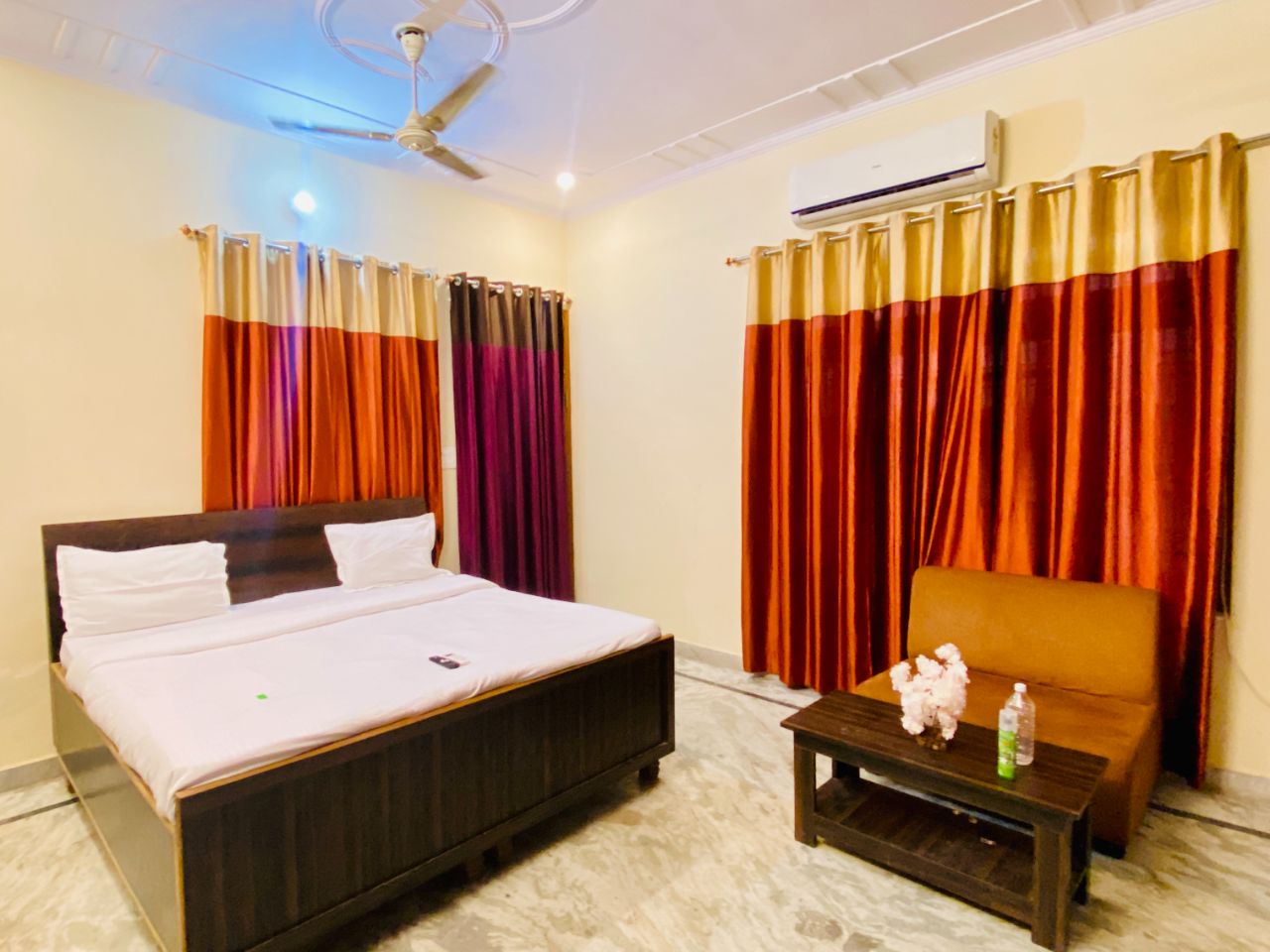 Hotel Prisha Stay in Lucknow