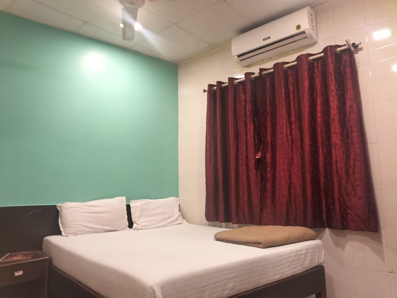 Hotel Metro Plaza in Mumbai