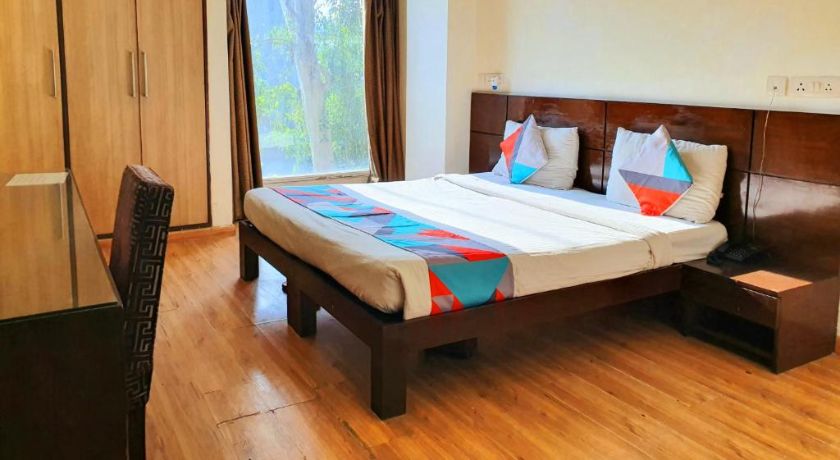 Hotel Merriment Alpha in Noida