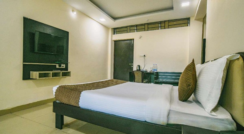 Shri RamKrishna Baag Hotel in Indore