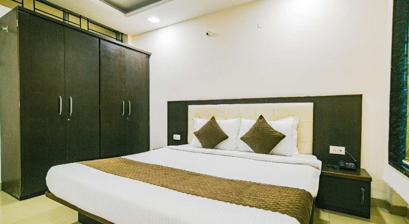 Shri RamKrishna Baag Hotel in Indore