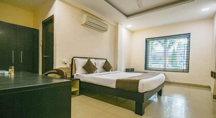 Shri RamKrishna Baag Hotel in Indore