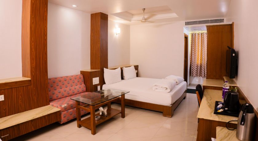 Jains Hotel Rajhans in Bhopal