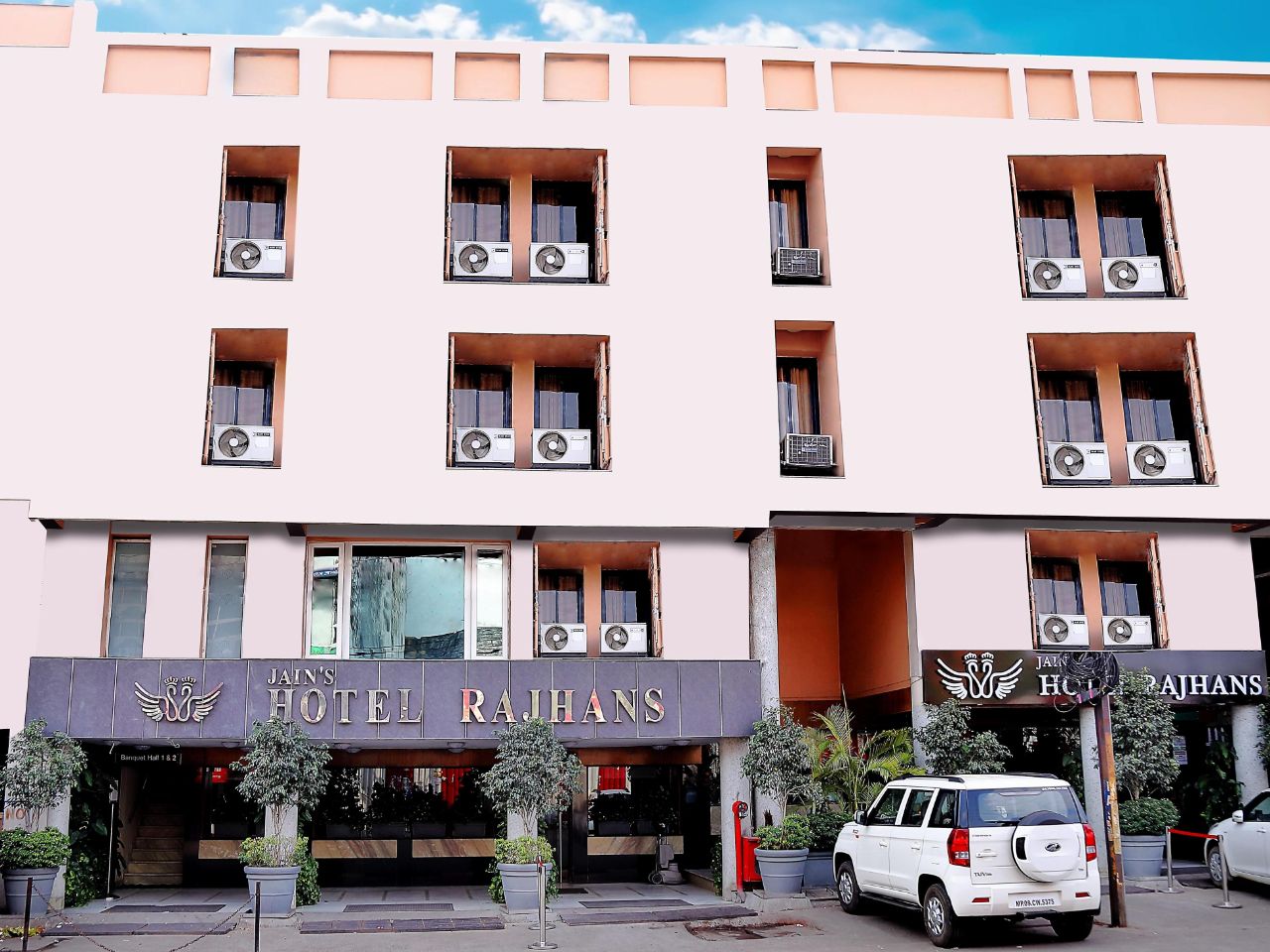 Jains Hotel Rajhans in Bhopal