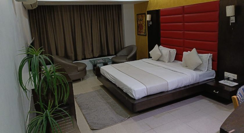 Hotel Laksh Residency in Anand