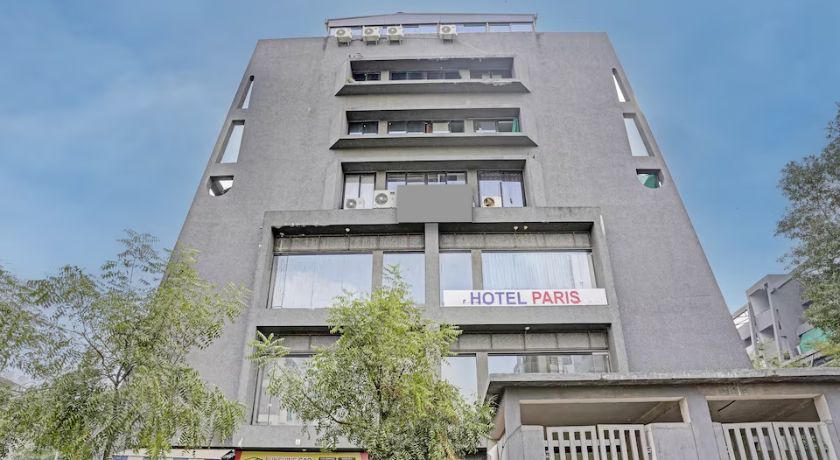 Hotel Paris Plaza in Ahmedabad