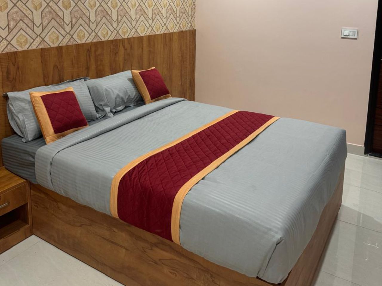 Hotel Golden Comforts in Bangalore