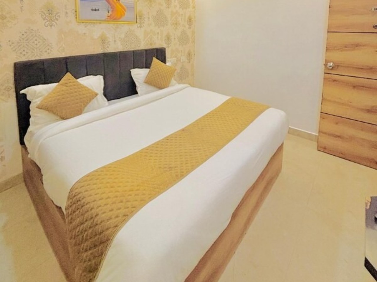 Hotel Devine in Zirakpur