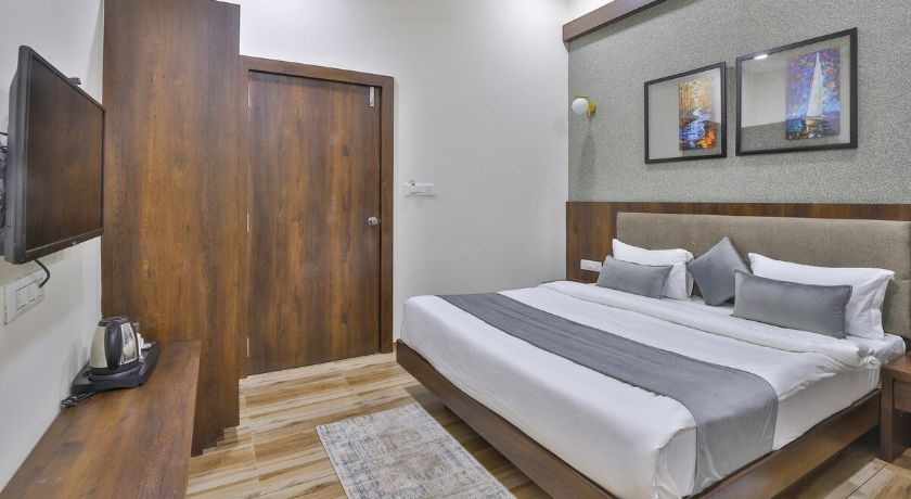 Hotel SR Regency in Anand