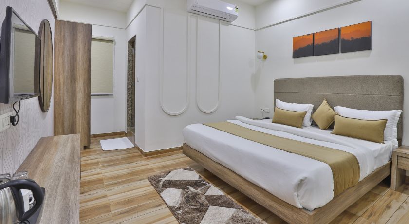 Hotel SR Regency in Anand