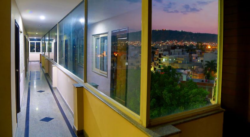 Hotel Royal Palm Udaipur in Udaipur