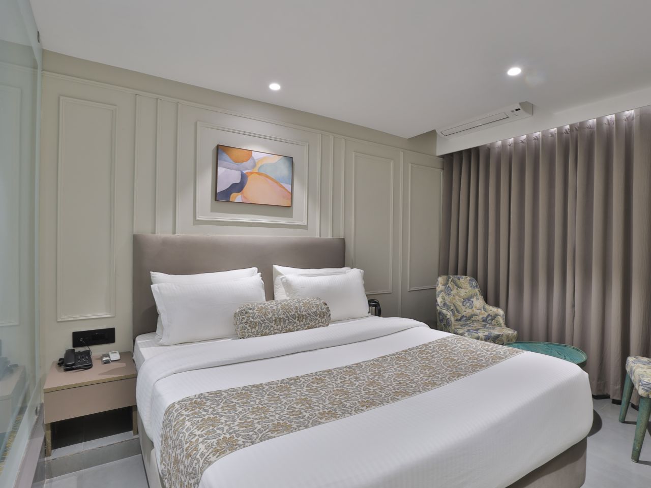 Hotel The Grand Suites in Ahmedabad