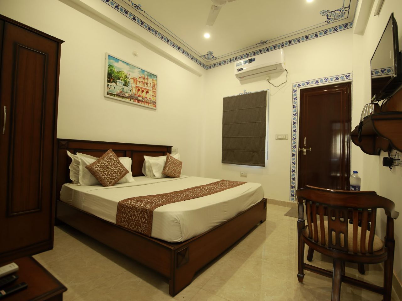 Hotel Casa - By The Lake in Udaipur