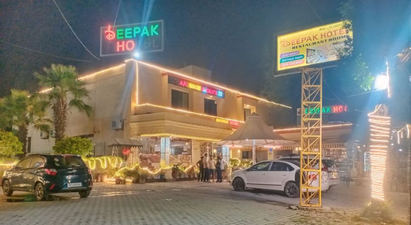 Deepak Hotel in Meerut