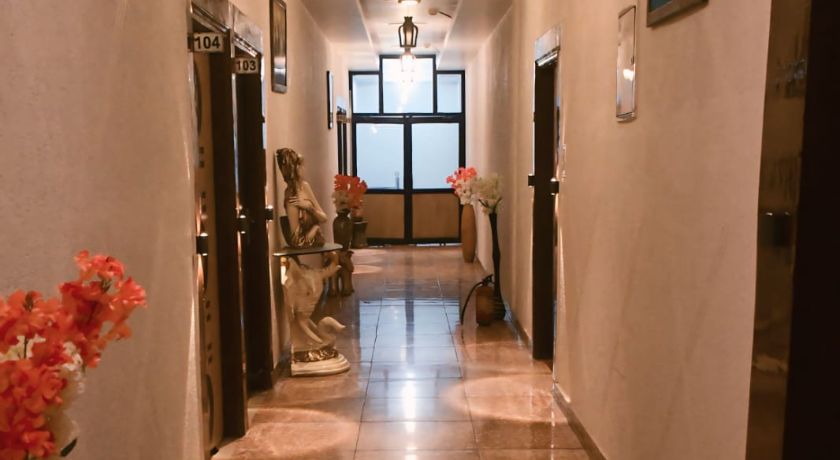 Deepak Hotel in Meerut