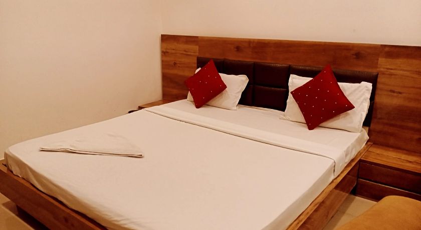 Deepak Hotel in Meerut