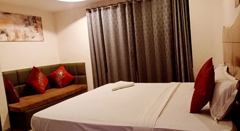 Deepak Hotel in Meerut