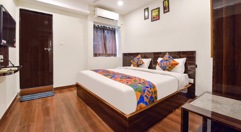 Hotel Sri Krishna in Vadodara