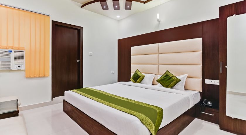 Hotel Resto in Lucknow