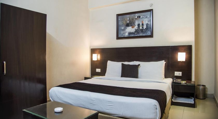 ANR Hotel in Lucknow