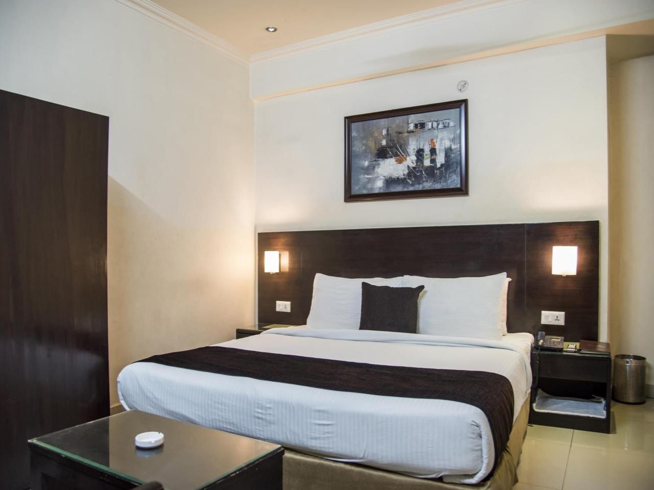 ANR Hotel in Lucknow