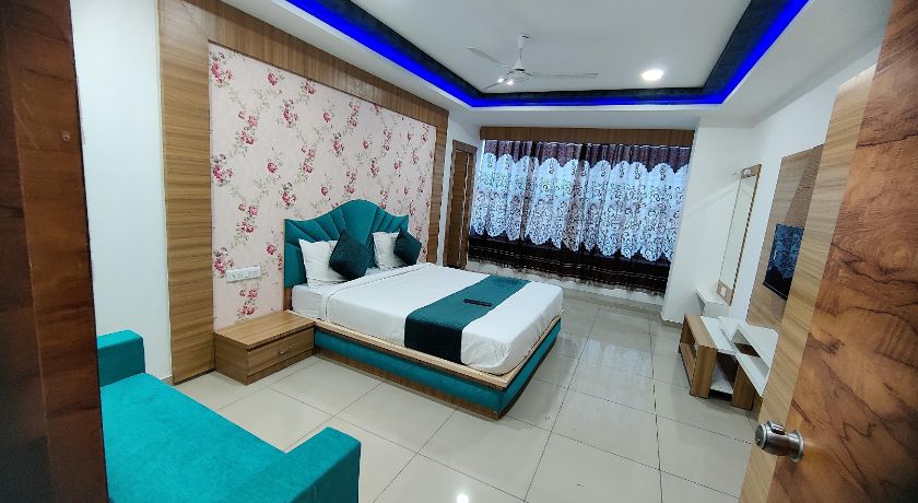 Hotel Rudra Palace in Anand